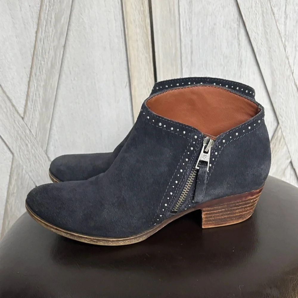 Stylish Blue Black Ankle Boots